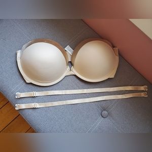 Maidenform beige bra. Size 36 D. Can be strapped or strapless.